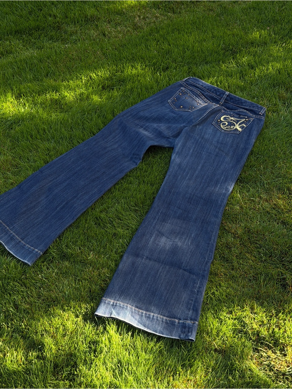 Retro Seven7 Studio Dark Blue Flare Jeans with Embroidered Pockets